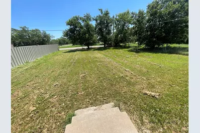 2011 Gilbert Avenue, Wichita Falls, TX 76301 - Photo 7