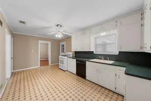 3400 Lyle Ave, Waco, TX 76708 - Photo 9