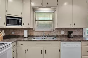 145 Darden Dr, Robinson, TX 76706 - Photo 9