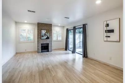 2635 McCart Avenue, Fort Worth, TX 76110 - Photo 11