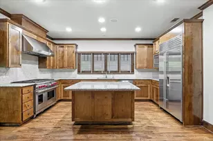 3328 W 4th St, Fort Worth, TX 76107 - Photo 11