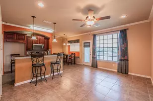 260 Corinna Ct, Hurst, TX 76053 - Photo 3