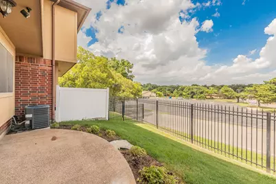 260 Corinna Court, Hurst, TX 76053 - Photo 33