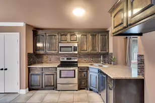 1006 Darren Dr, Burleson, TX 76028 - Photo 5