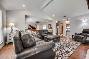 1113 Derbyshire Ln, Carrollton, TX 75007 - Photo 1