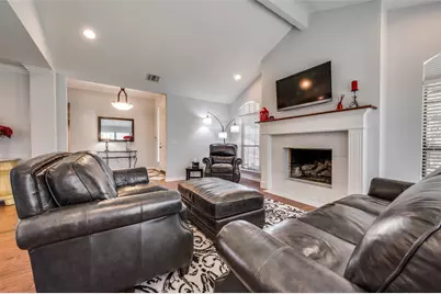 1113 Derbyshire Lane, Carrollton, TX 75007 - Photo 7