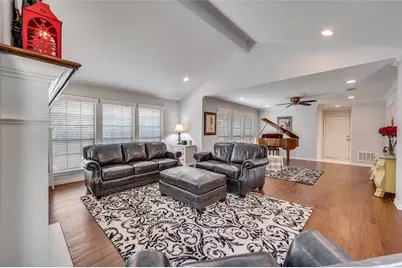 1113 Derbyshire Lane, Carrollton, TX 75007 - Photo 3