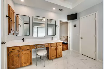 1113 Derbyshire Lane, Carrollton, TX 75007 - Photo 19