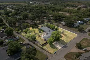 1501 W Elliott St, Breckenridge, TX 76424 - Photo 3