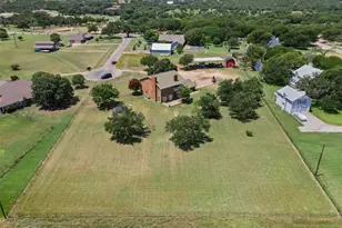 105 Country Green Ct, Weatherford, TX 76087 - Photo 39