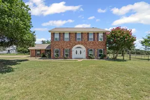 105 Country Green Ct, Weatherford, TX 76087 - Photo 5