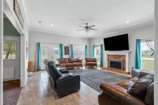 105 Country Green Ct, Weatherford, TX 76087 - Photo 11