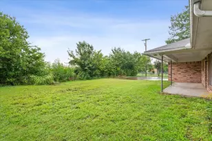 504 N Emerson St, Mart, TX 76664 - Photo 27