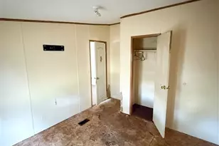 198 E 4th St, Crawford, TX 76638 - Photo 17