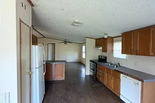 198 E 4th St, Crawford, TX 76638 - Photo 5