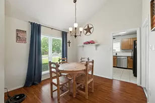 1613 Autumn Breeze Ln, Lewisville, TX 75077 - Photo 5