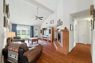 1613 Autumn Breeze Ln, Lewisville, TX 75077 - Photo 7