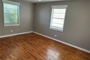 304 S Buffalo St, Chico, TX 76431 - Photo 7