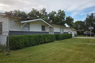 304 S Buffalo St, Chico, TX 76431 - Photo 1