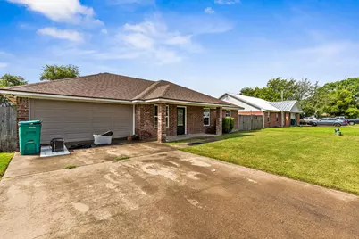 1005 Hooks Street, Lacy Lakeview, TX 76705 - Photo 7