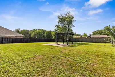 1005 Hooks Street, Lacy Lakeview, TX 76705 - Photo 13