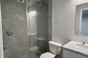 423 E 5th St, Bonham, TX 75418 - Photo 15