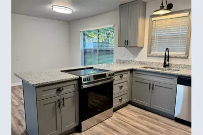 423 E 5th Street, Bonham, TX 75418 - Photo 9