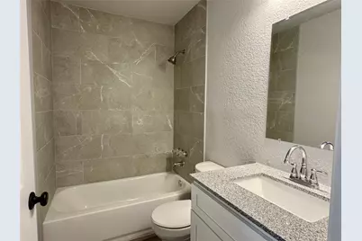 423 E 5th Street, Bonham, TX 75418 - Photo 17