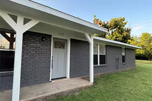 423 E 5th St, Bonham, TX 75418 - Photo 3