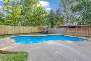 408 W Day St, Denison, TX 75020 - Photo 23