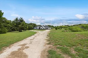 403 Polk Rd, Bowie, TX 76230 - Photo 3