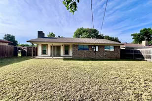 1612 Prince Ct, Benbrook, TX 76126 - Photo 27