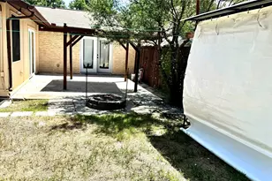 809 Milky Way, Garland, TX 75040 - Photo 37