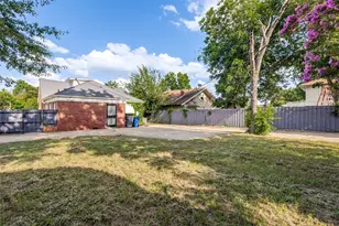 711 S Rosemont Ave, Dallas, TX 75208 - Photo 23