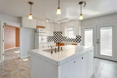 1907 Live Oak Circle, Azle, TX 76020 - Photo 5