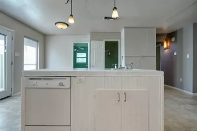 1907 Live Oak Circle, Azle, TX 76020 - Photo 9