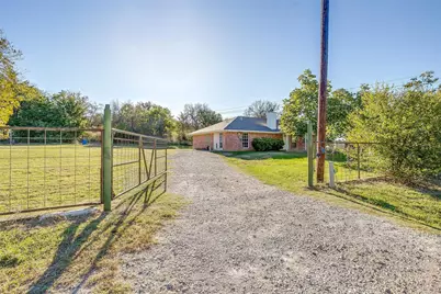 1907 Live Oak Circle, Azle, TX 76020 - Photo 23