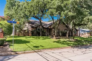 2500 High Oak Dr, Arlington, TX 76012 - Photo 3