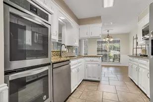 2500 High Oak Dr, Arlington, TX 76012 - Photo 11