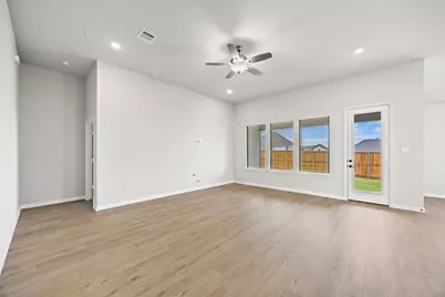 1422 Red Clover Avenue, Van Alstyne, TX 75495 - Photo 7