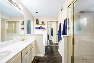 1222 Falling Water Dr, Lewisville, TX 75067 - Photo 29