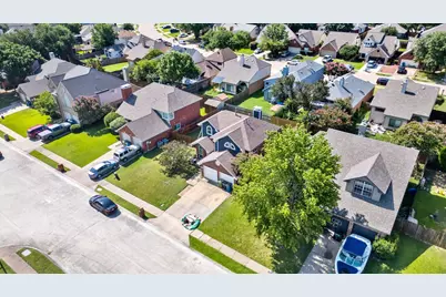 1222 Falling Water Drive, Lewisville, TX 75067 - Photo 5