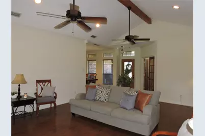 1025 Savannah Lane, Oak Ridge, TX 75142 - Photo 7