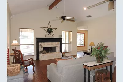 1025 Savannah Lane, Oak Ridge, TX 75142 - Photo 5