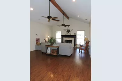 1025 Savannah Lane, Oak Ridge, TX 75142 - Photo 9