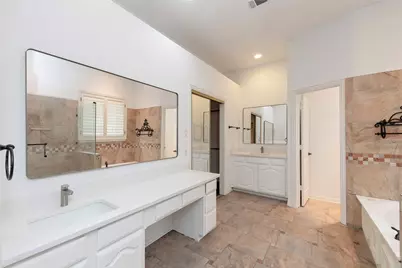 7100 Oakbrook Drive, Plano, TX 75025 - Photo 19