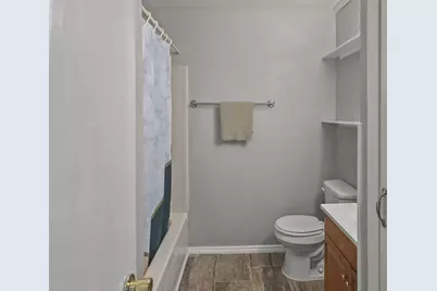 701 Idlewilde Drive, Lewisville, TX 75067 - Photo 9