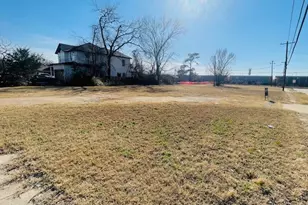 7905 Ivory Ln, Dallas, TX 75216 - Photo 1
