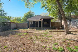 413 S Manson St, Wolfe City, TX 75496 - Photo 17