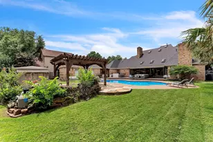 6 Heritage Ct, Grand Prairie, TX 75050 - Photo 1